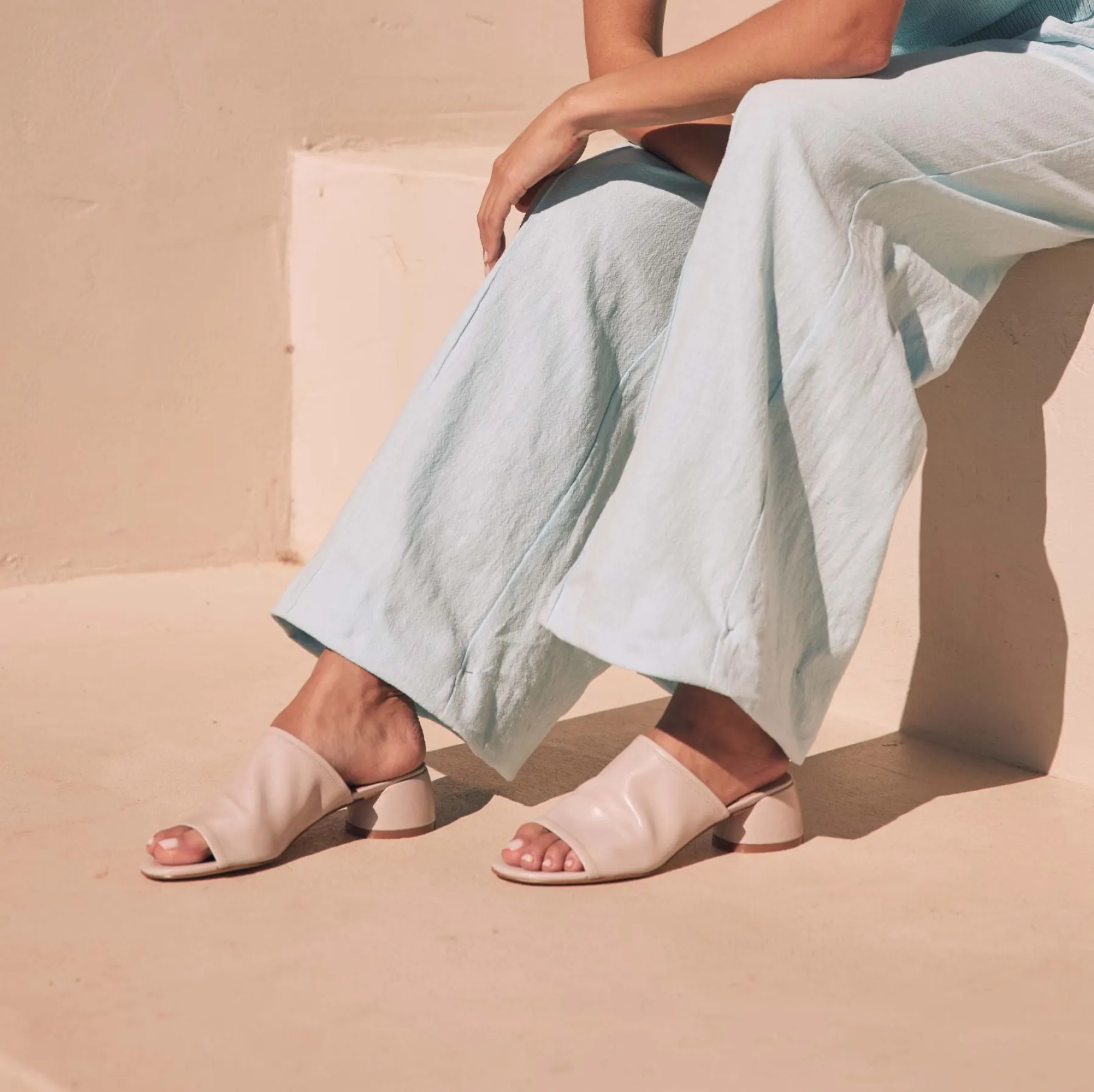 Best Sale EOS Footwear FIO LEATHER BLOCK HEEL SANDALS