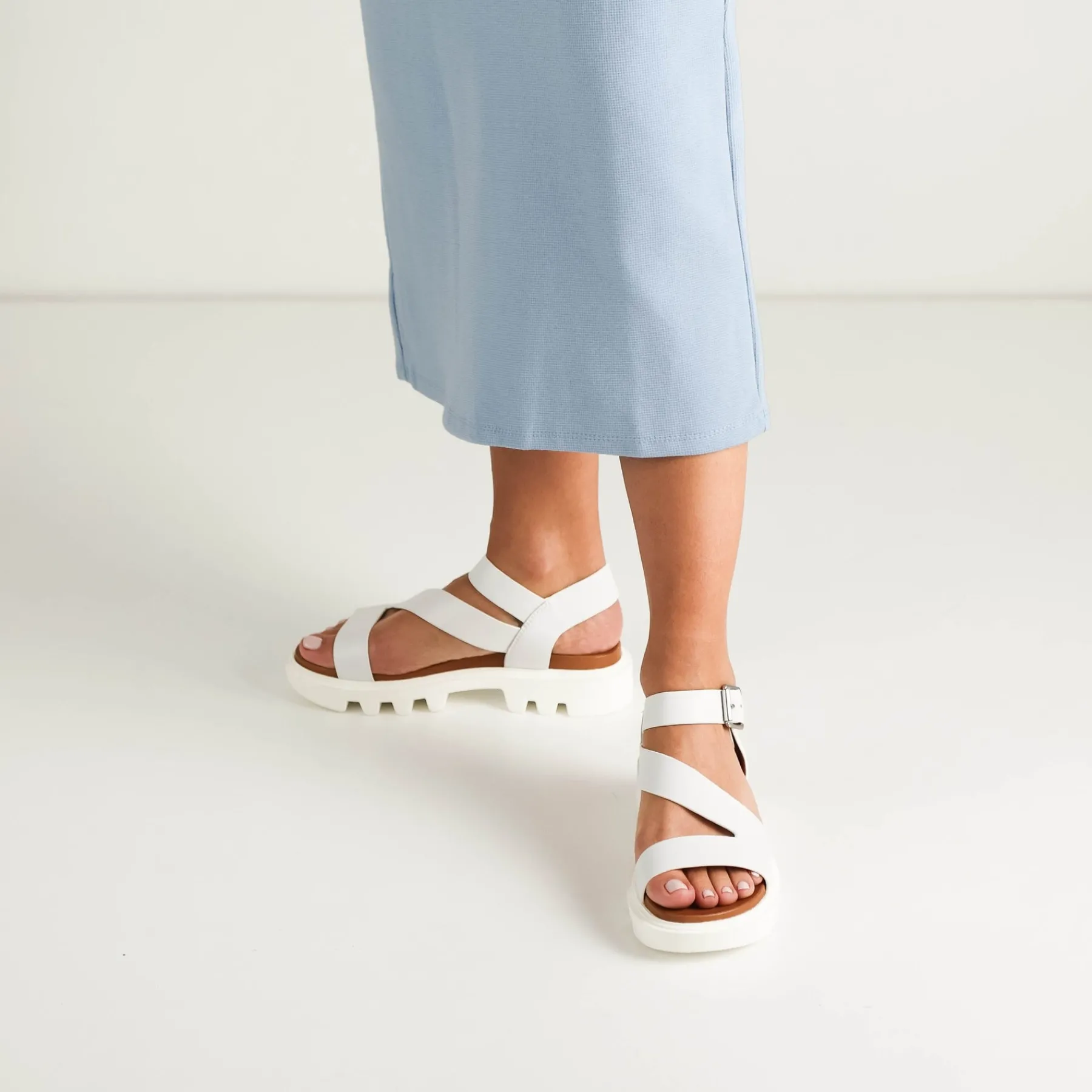 New EOS Footwear FLIGHER PLATFORM SANDALS LEATHER White