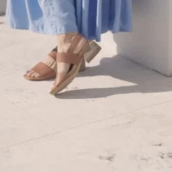 Online EOS Footwear SAIGE LOW HEEL SANDALS