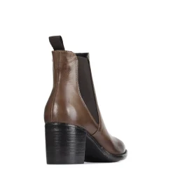 Store EOS Footwear SERIN