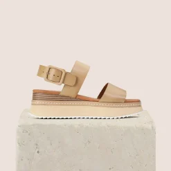 Online EOS Footwear TONAL LEATHER WEDGE SANDAL