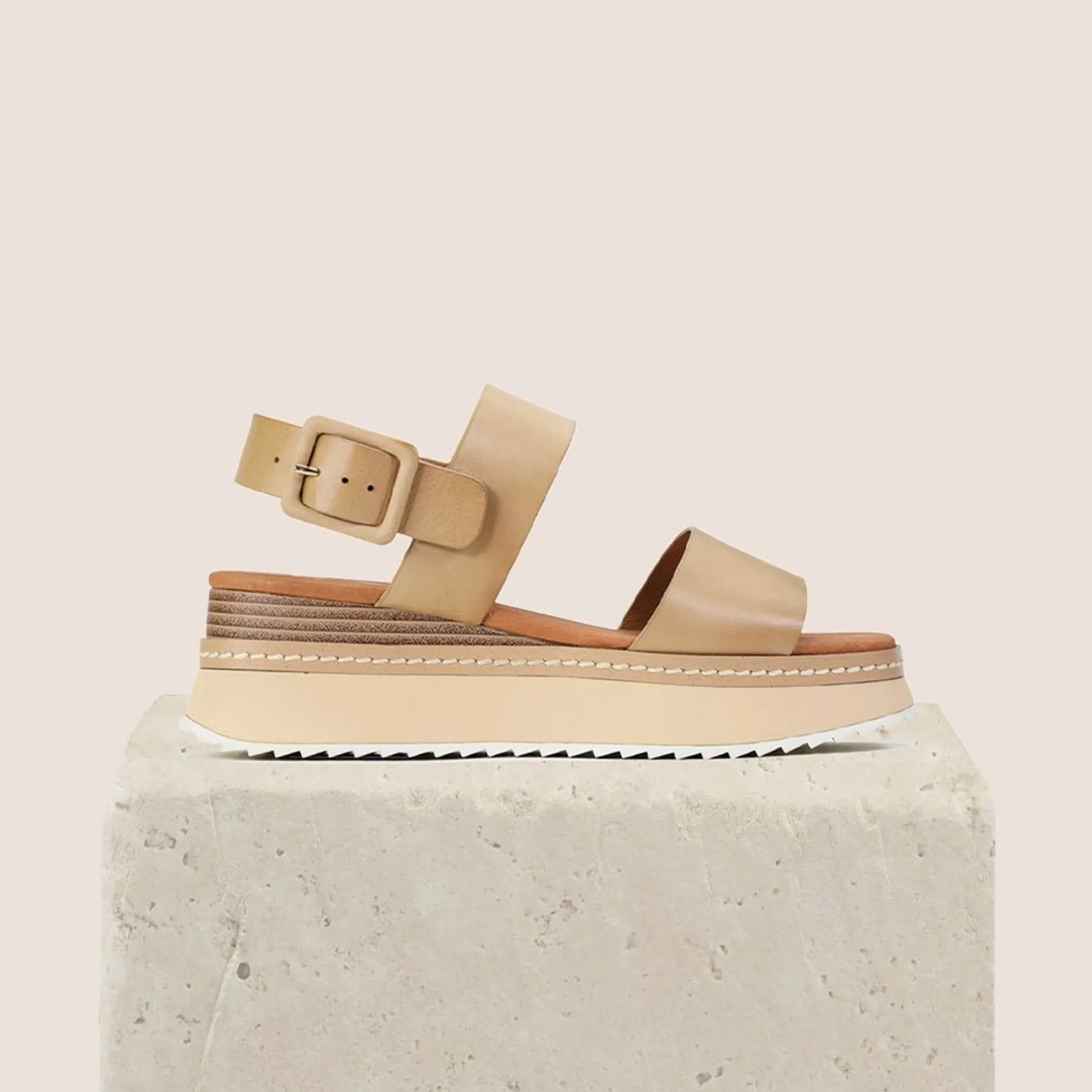 Online EOS Footwear TONAL LEATHER WEDGE SANDAL