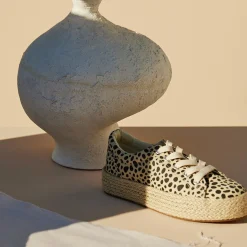 New EOS Footwear ULTRA CANVAS SNEAKERS