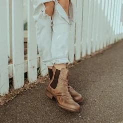 Shop EOS Footwear WILLO ANKLE BOOT LEATHER